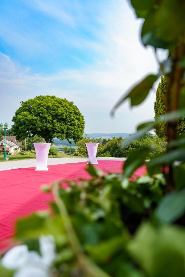 Dreilandhof Otel Fürstenfeld Dış mekan fotoğraf